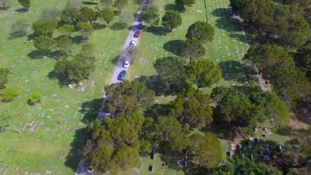 Vídeo 4k aéreo de um cemitério — Vídeo de Stock