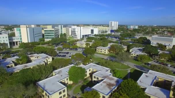 Luftbildaufnahme der Internationalen Universität Florenz — Stockvideo