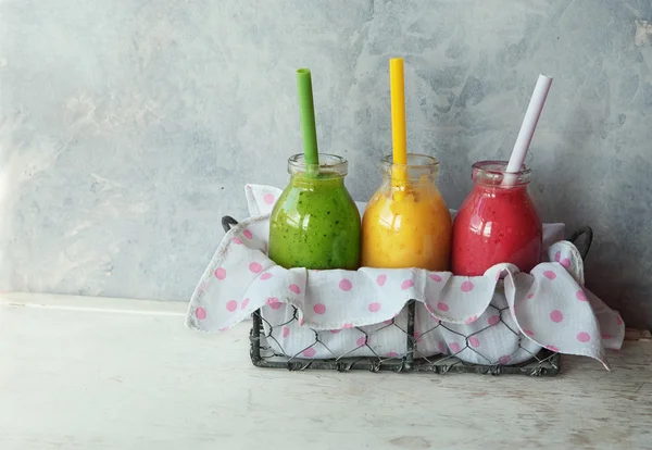 Kavanoz içinde taze smoothies