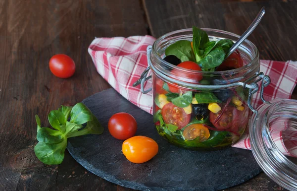 Ensalada en tarro — Foto de Stock