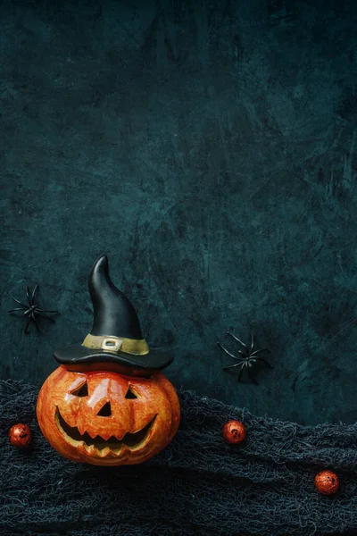 Halloween Hintergrund Mit Kürbisdekor Süßigkeiten Und Spinnen Platz Für Text — Stockfoto