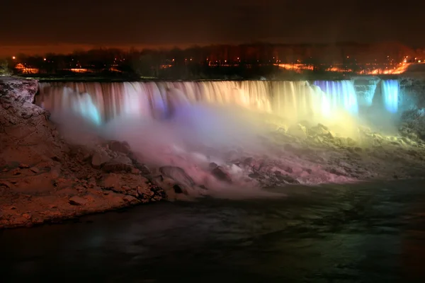niagara ışıkları ile gece düşer