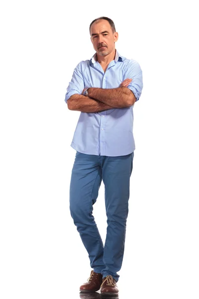 Handsome mature casual man posing with hands crossed — Stock Fotó
