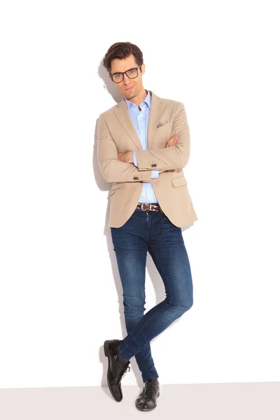 Man wearing glasses, posing in white studio — Stock Photo, Image