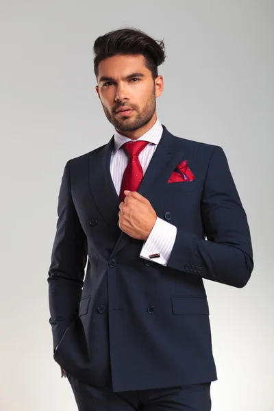 Elegant business man in double breasted suit looking up — Stock Photo, Image