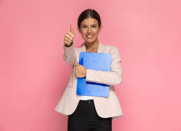 Beautiful Businesswoman Holding Clipboard Giving Thumbs Pink Background — Stock Photo, Image