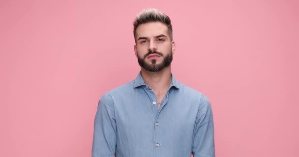 Sexy Casual Man Gesturing You Put Smile Your Face Pink — Stockvideo