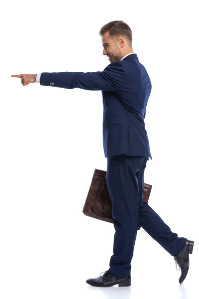 Side View Elegant Fashion Guy Navy Blue Suit Pointing Fingers — Stock Photo, Image