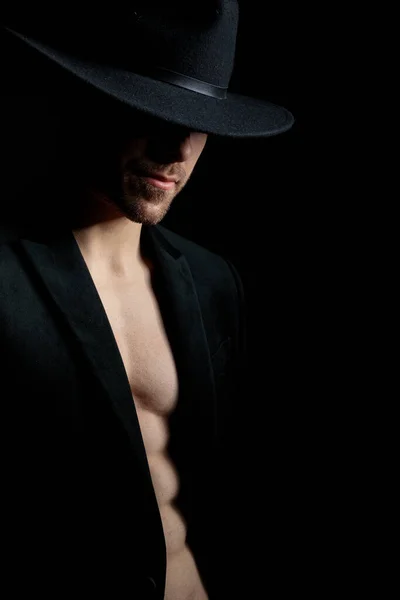 Sexy Joven Sin Camisa Hombre Jaket Con Sombrero Posando Una — Foto de Stock