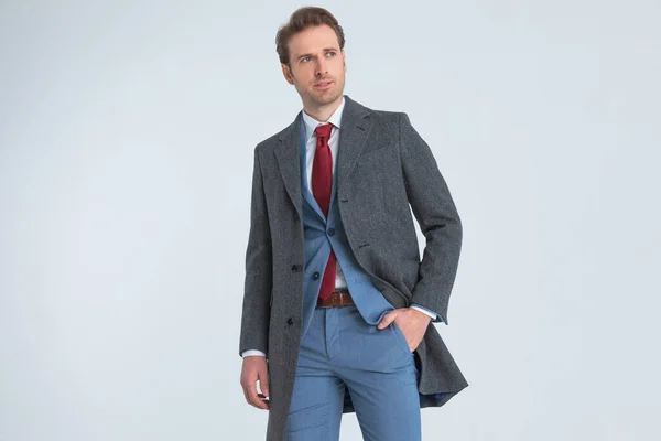 Elegant Handsome Businessman Sticking One Hand Pocket Looking Away Fashion — Stock Photo, Image