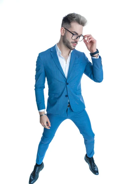 Full Body Picture Elegant Fashion Man Blue Suit Untied Shirt — Stock Photo, Image