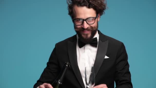 Happy Unshaved Elegant Groom Eyeglasses Long Beard Filling Glass Champagne — Αρχείο Βίντεο