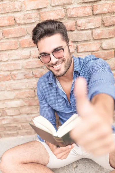 Questo libro è buono ! — Foto Stock