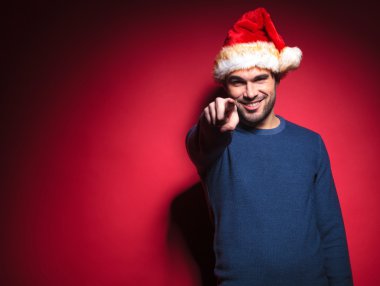 Noel Baba sana genç gösteren gülümseyen