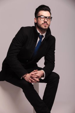 adam yakışıklı iş arıyorum 