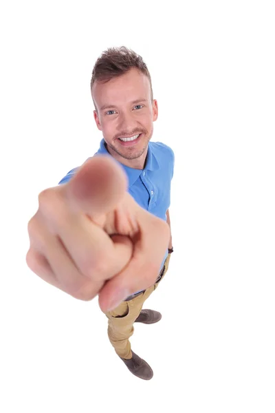 Joven apuntando hacia ti — Foto de Stock