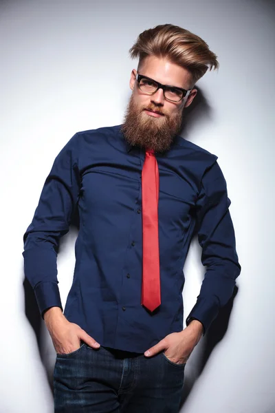 Young blonde business man looking at the camera — Stock Photo, Image