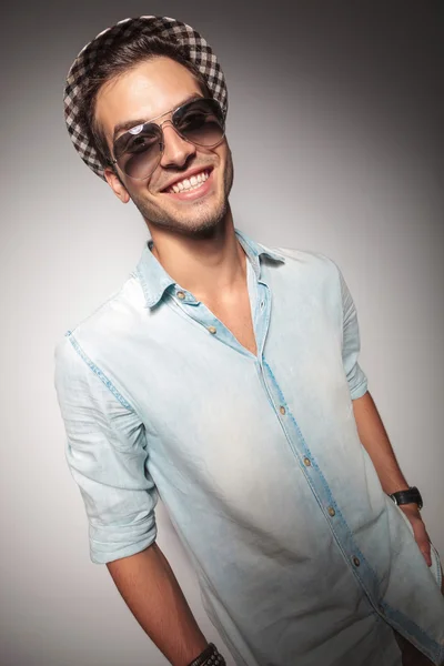 Happy young casual man smiling to the camera — Stock Photo, Image