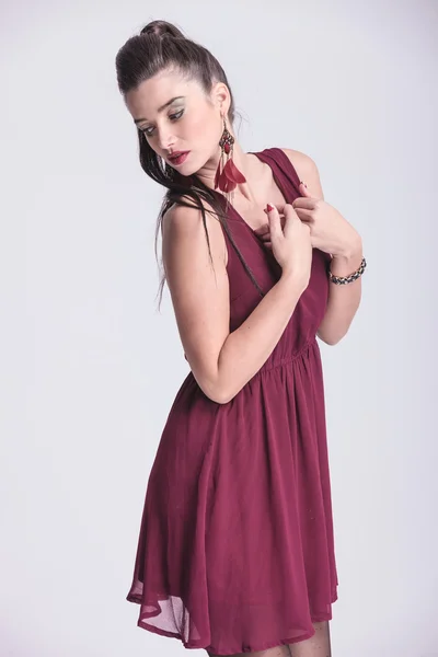 Side view picture of a young fashion woman — Stock Photo, Image
