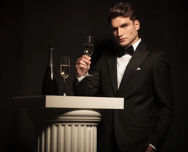 Side view of a elegant young business man — Stock Photo, Image