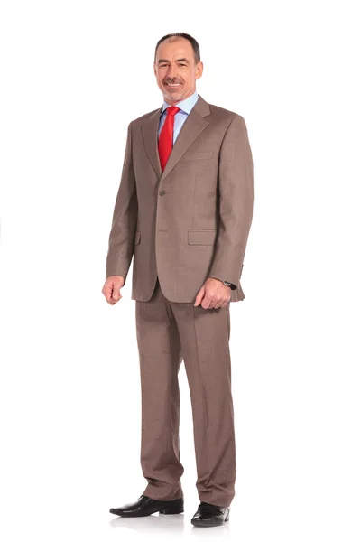 Full body picture of a mature senior businessman standing — Stock Photo, Image