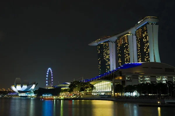 Marina Bay Sands la nuit — Photo