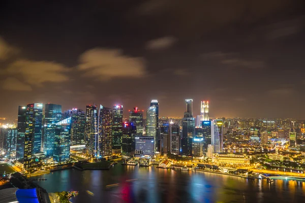 Distrito de negocios de Singapur horizonte después del atardecer — Foto de Stock