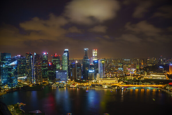 SINGAPORE, FEBRUARY 20 2016 : Singapore skyline and view of the financial district, Singapore on February 20 2016
