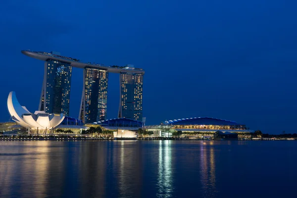 Marina Bay Sands at night — Stock Photo, Image