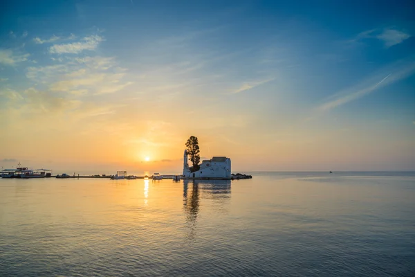 Scène van vlacherna klooster, kanoni, corfu — Stockfoto