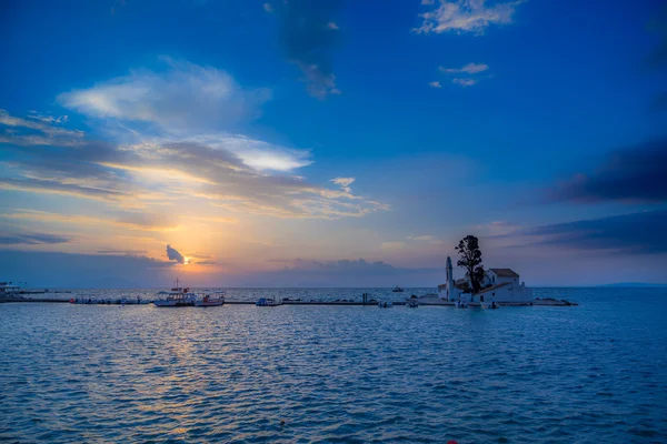 Scène van vlacherna klooster, kanoni, corfu — Stockfoto