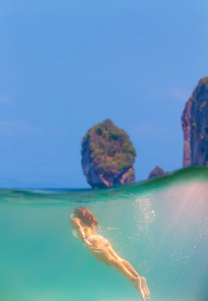 Young women at snorkeling in the tropical water — Stock Photo, Image