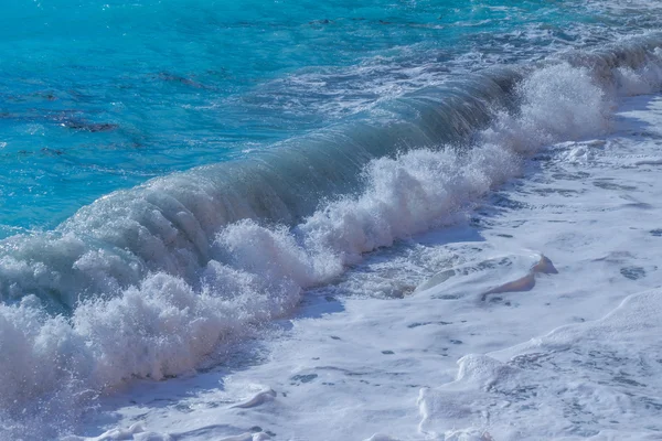 海洋波崩溃 — 图库照片