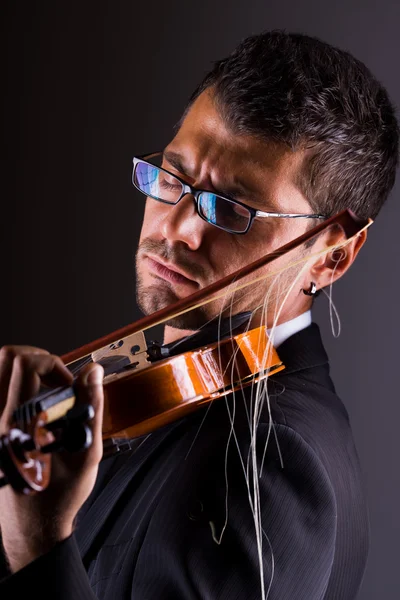 Violinista tocando el violín — Foto de Stock