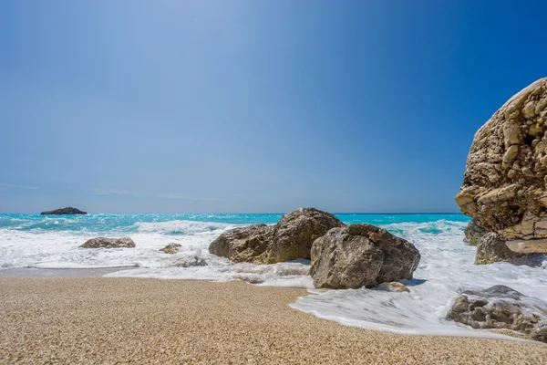 Hermosa playa en la isla Lefkada lefkas — Foto de Stock