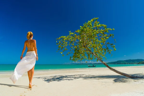 Khao Lak beyaz kum plaj — Stok fotoğraf