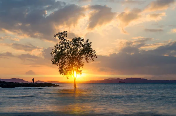 Zonsondergang Bij Klong Muang Strand Krabi Thailand — Stockfoto