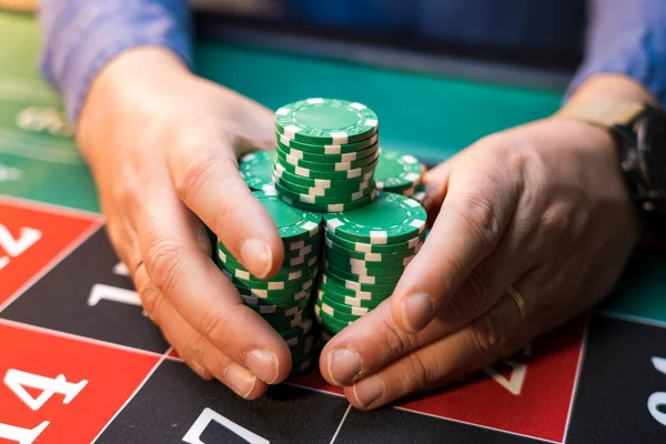 Man Playing Roulette Casino Shallow Depth Field — Stock Photo, Image