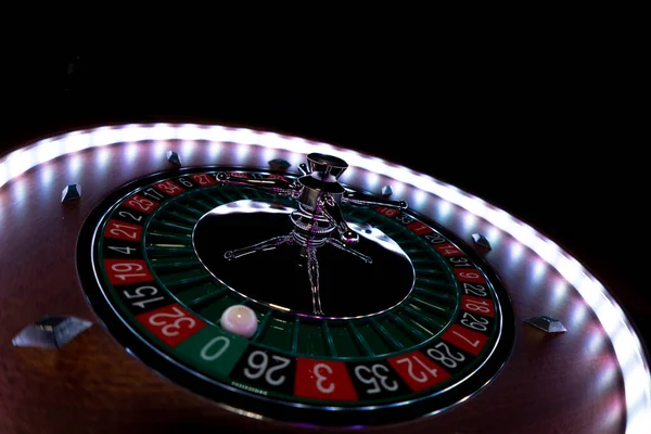 轮盘轮盘关闭在赌场 选择性焦点 — 图库照片