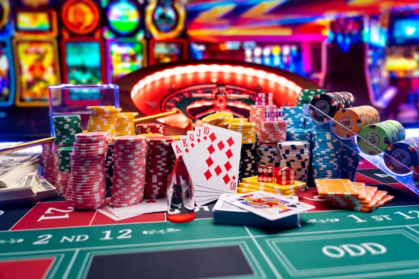 Casino Set Ruletou Kartami Kostkami Žetony Podložce Blackjack — Stock fotografie