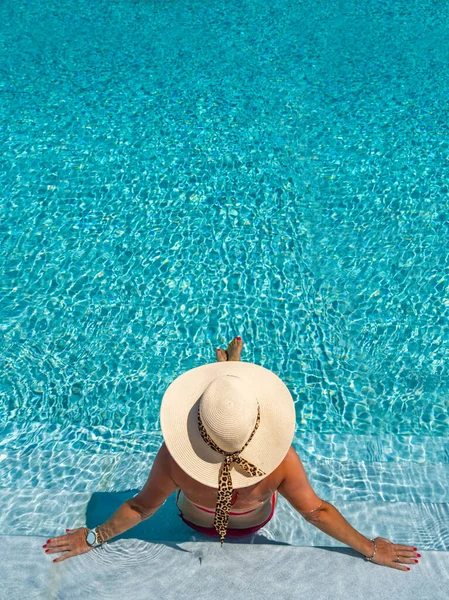 Woman Luxury Five Stars Spa Resort Swimming Pool — Stock Photo, Image