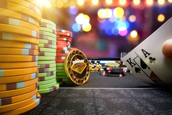 High Stakes Texas Hold Pokerspiel Casino lizenzfreie Stockbilder