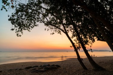 Ao Nang Krabi 'de gün batımı Tayland