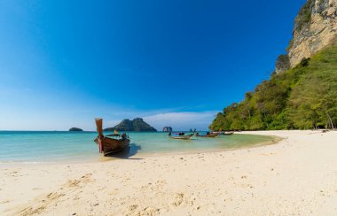 Poda adasının tropik plajı Krabi Tayland