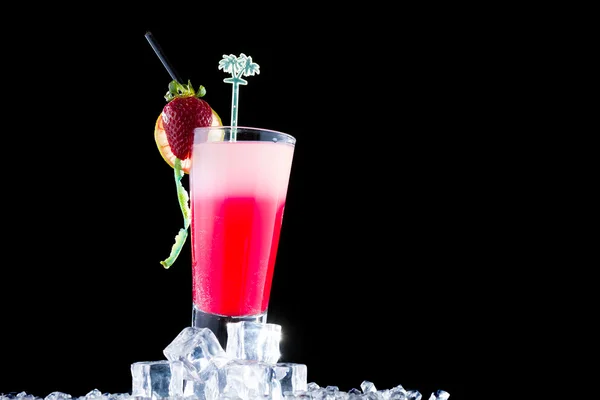 Fresh tropical strawberry cocktail — Stock Photo, Image