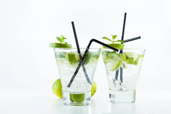 Mojito cocktail with lime and mint — Stock Photo, Image