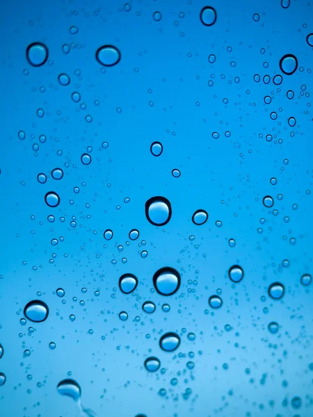 Waterdruppels op het raam — Stockfoto