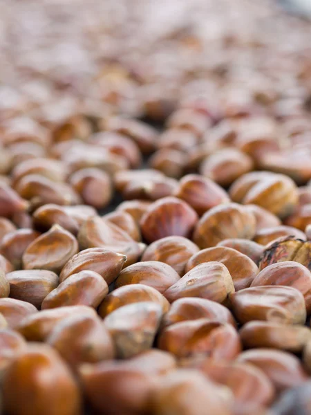 Roasting chestnuts — Stock Photo, Image