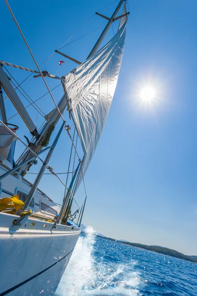 Yelkenli yat lefkada, Yunanistan — Stok fotoğraf