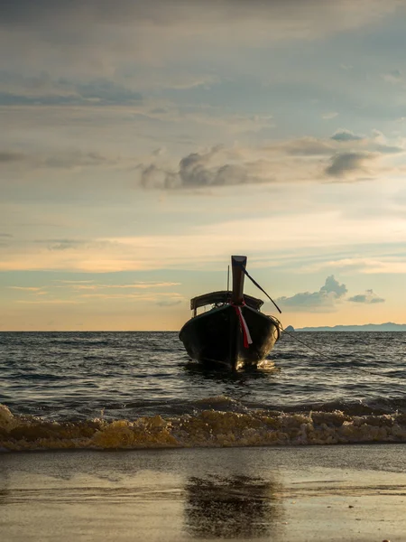 Båt i Krabi Thailand — Stockfoto